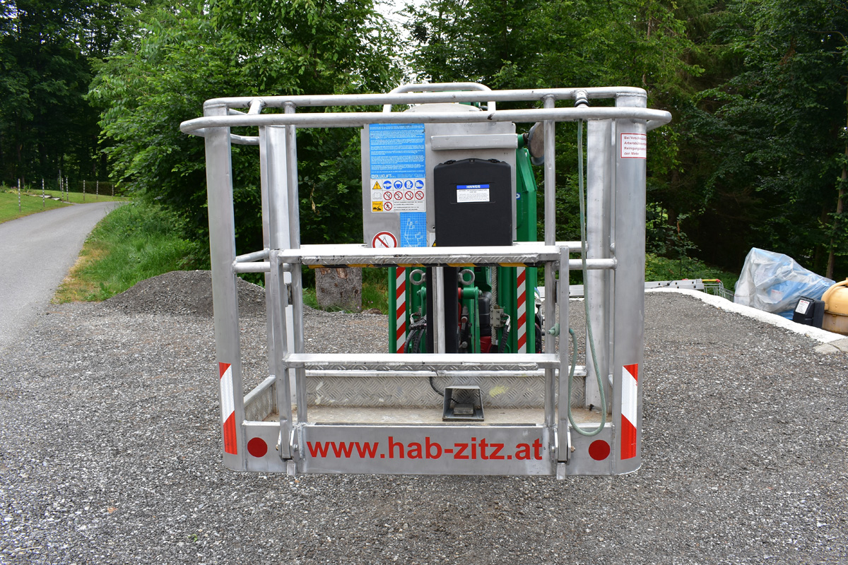 Arbeitsbuehne raupenfahrwerk 03